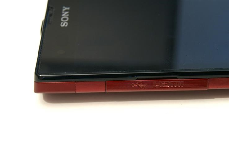 Sony Xperia Ion (12).jpg
